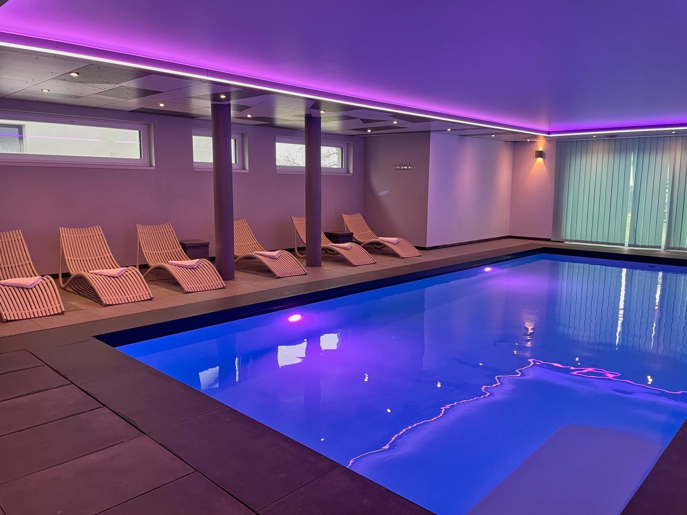 Heated indoor pool with view and jetstream system
